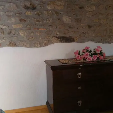 Il Borgo Dei Laghi 레비네라고